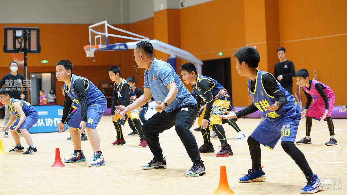 青少年篮球爱好者综合训练方案_0